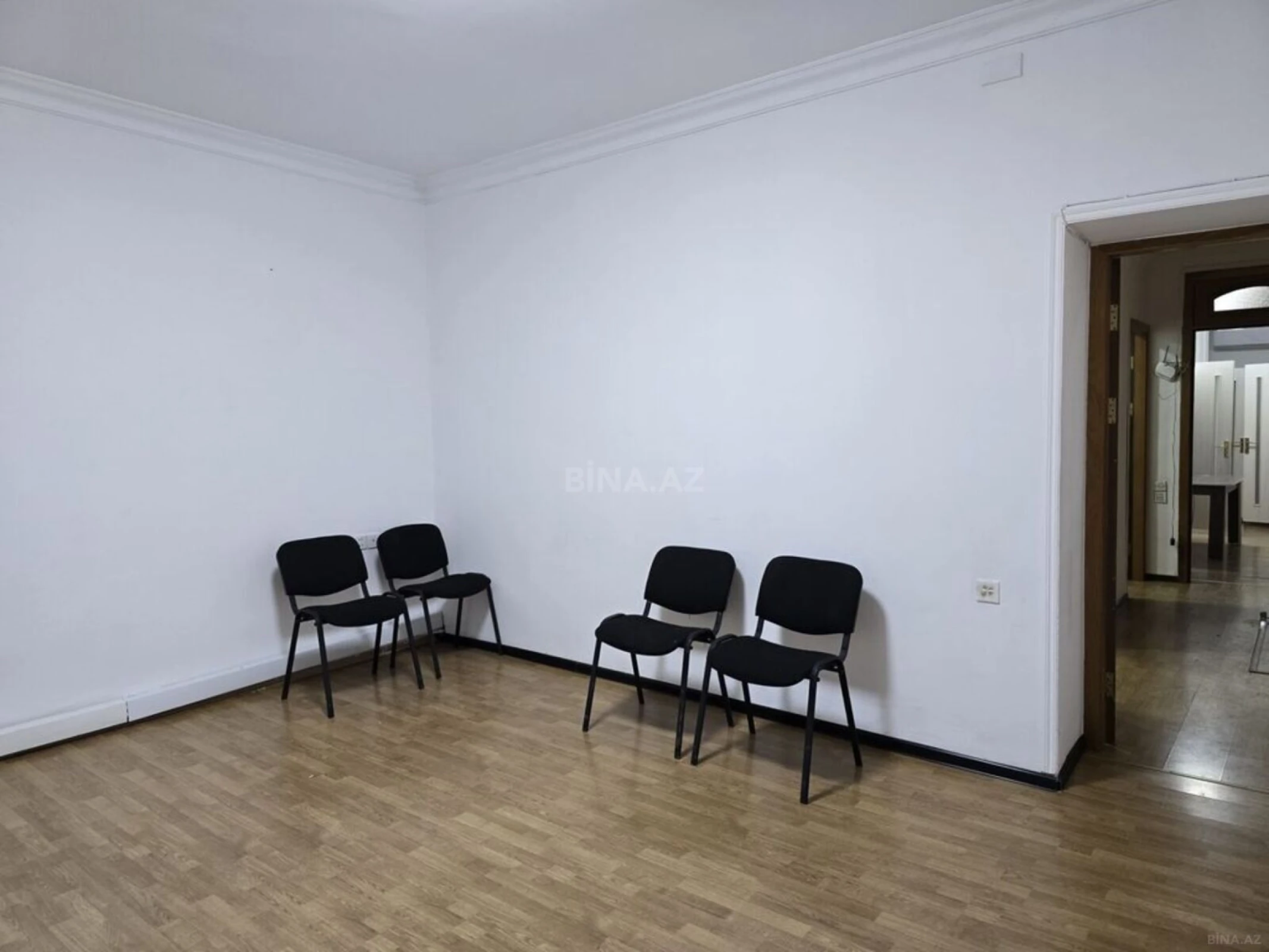 Kirayə verilir 8 otaqlı ofis 160 m²