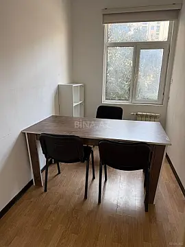 Kirayə verilir 8 otaqlı ofis 160 m²