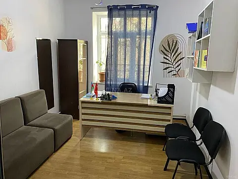 Kirayə verilir 8 otaqlı ofis 160 m² — Bakı, Nərimanov 8 otaq 160.00 m²