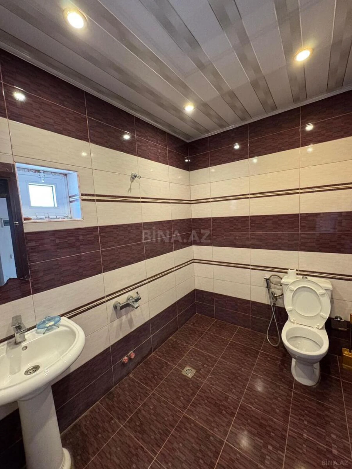 Kirayə verilir 5 otaqlı həyət evi 250 m²