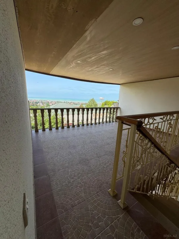 Kirayə verilir 5 otaqlı həyət evi 250 m²