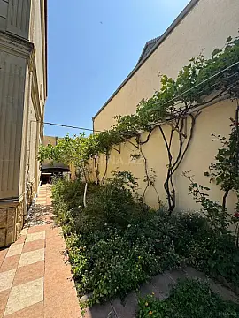 Kirayə verilir 5 otaqlı həyət evi 250 m²