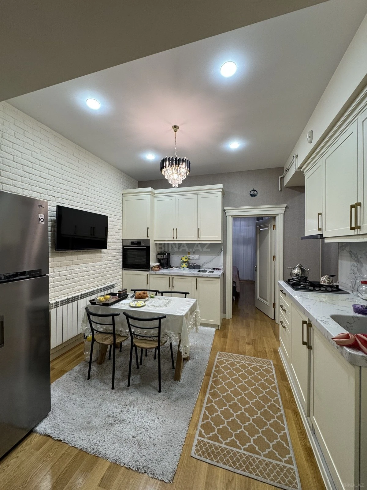 Satılır 3 otaqlı mənzil 94 m²