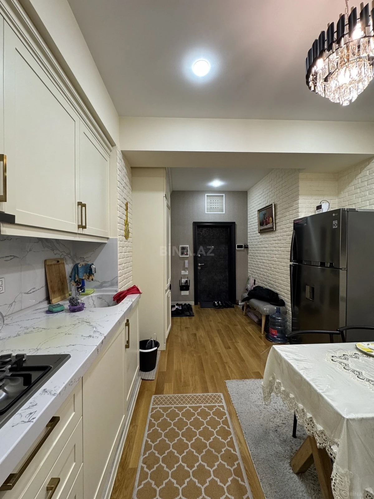 Satılır 3 otaqlı mənzil 94 m²