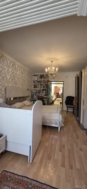 Satılır 5 otaqlı mənzil 110 m²
