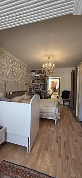 Satılır 5 otaqlı mənzil 110 m²