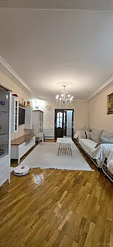 Satılır 5 otaqlı mənzil 110 m²