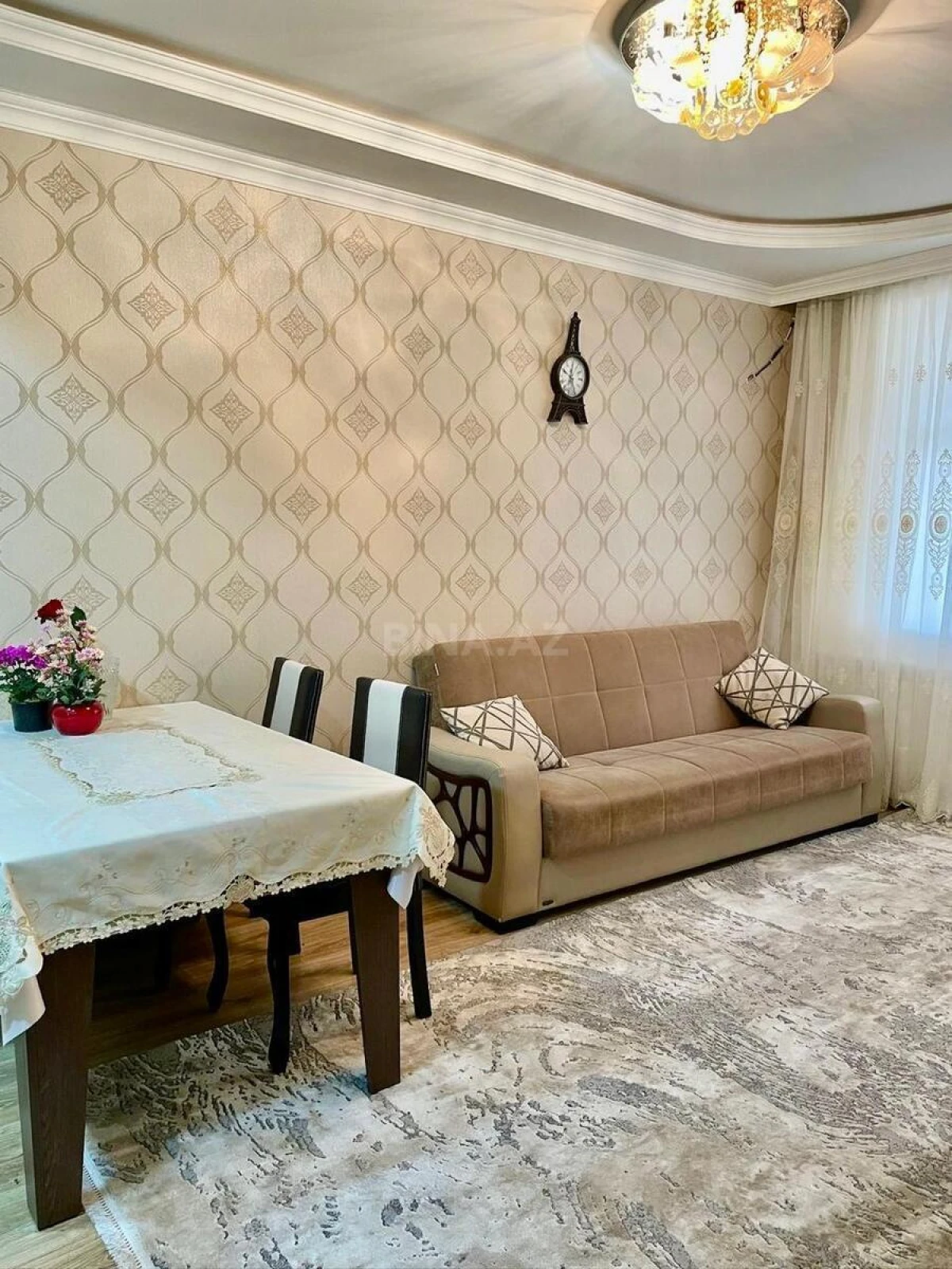 Kirayə verilir 2 otaqlı mənzil 70 m²