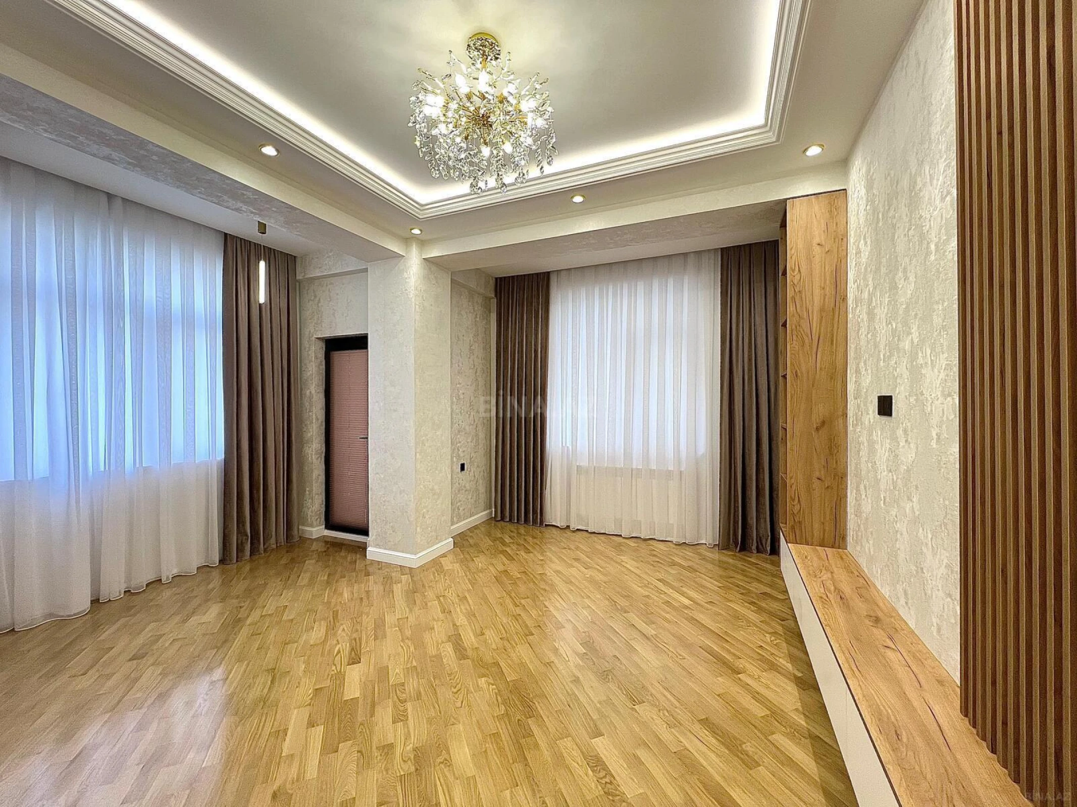 Satılır 3 otaqlı mənzil 105 m²