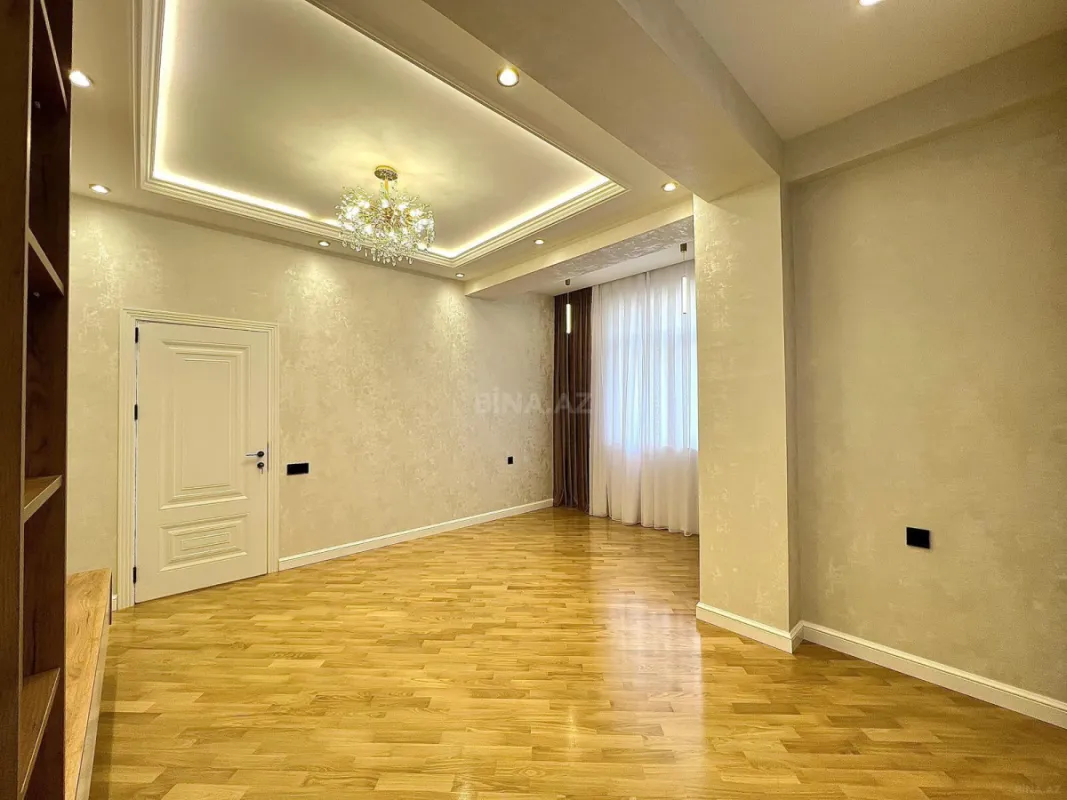 Satılır 3 otaqlı mənzil 105 m²