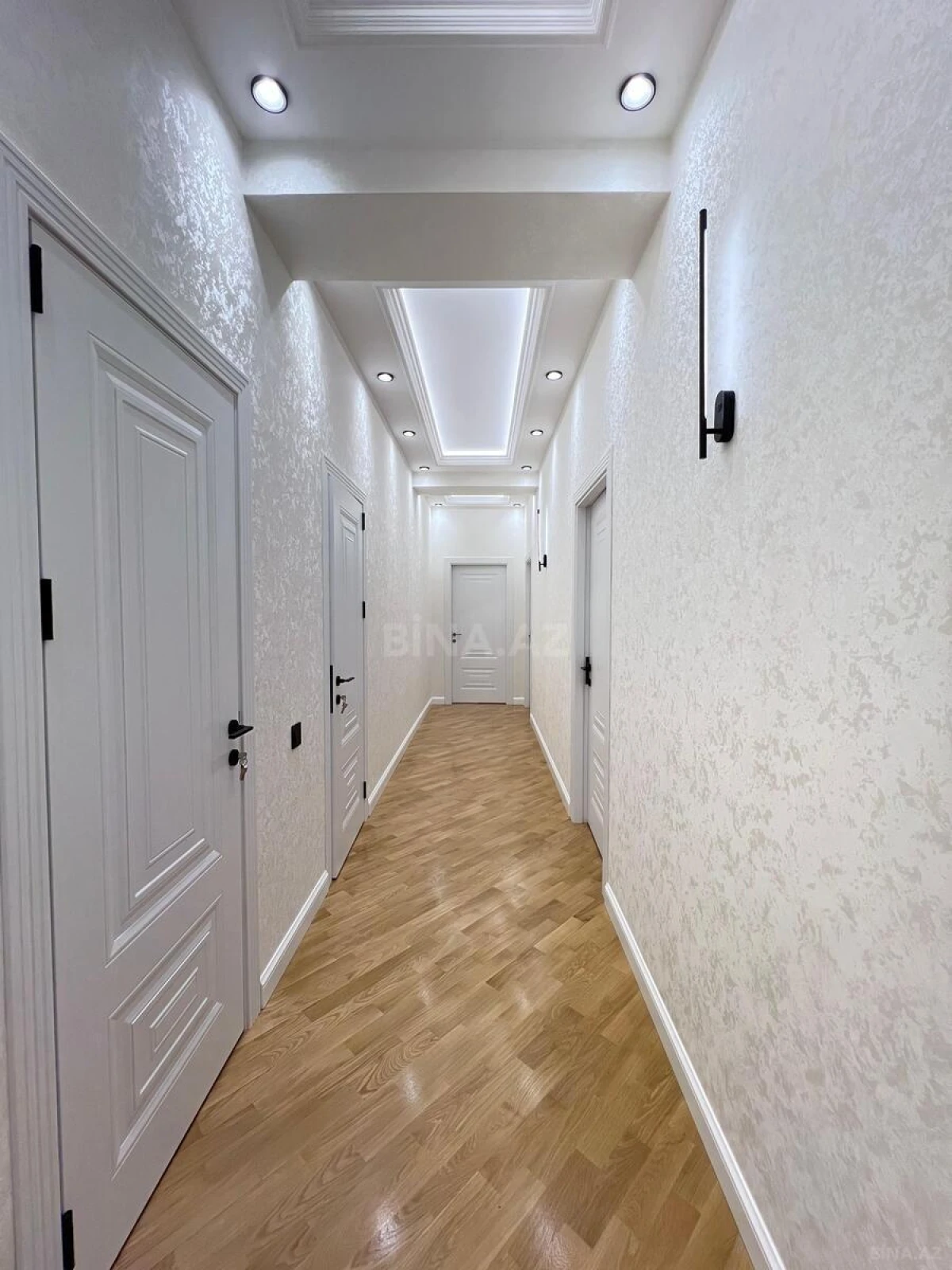 Satılır 3 otaqlı mənzil 105 m²