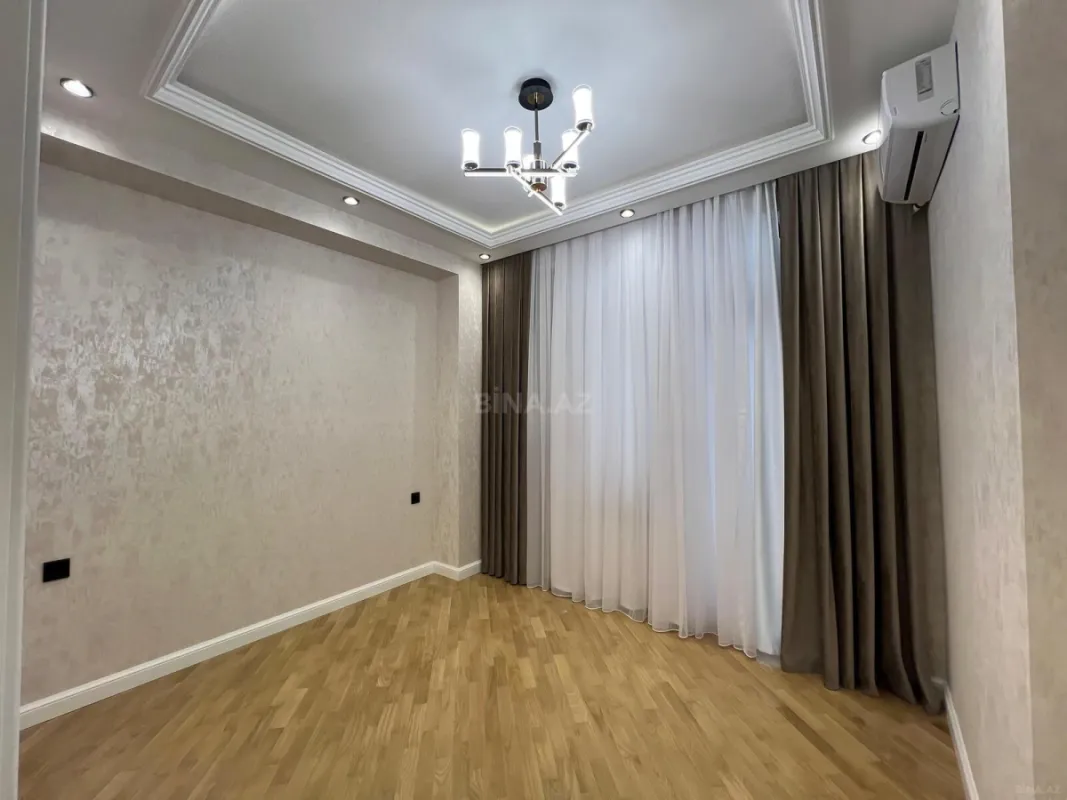 Satılır 3 otaqlı mənzil 105 m²