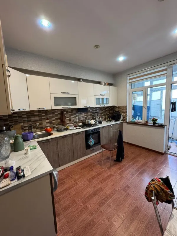 Satılır 2 otaqlı mənzil 95 m²