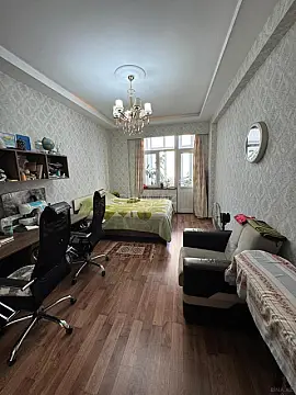 Satılır 2 otaqlı mənzil 95 m²