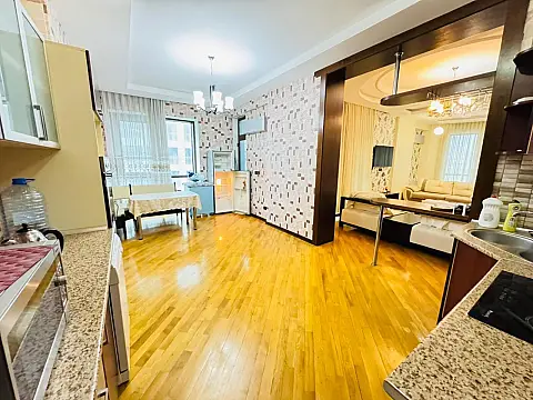 Kirayə verilir 3 otaqlı mənzil 170 m²