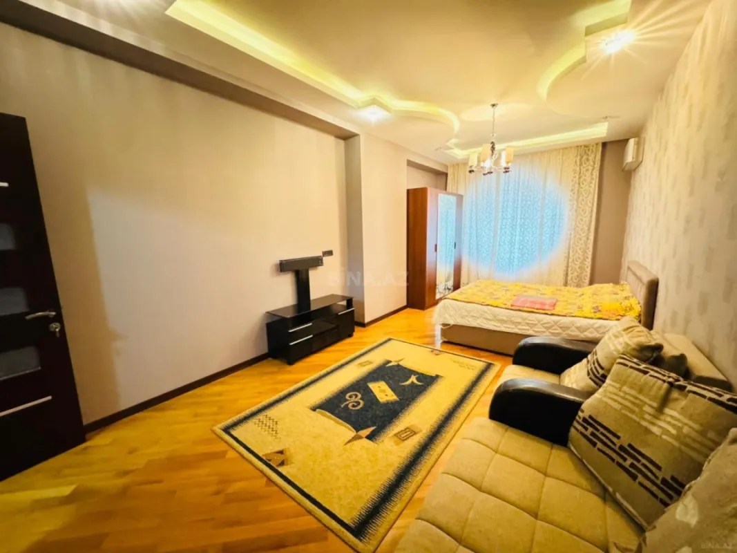 Kirayə verilir 3 otaqlı mənzil 170 m²