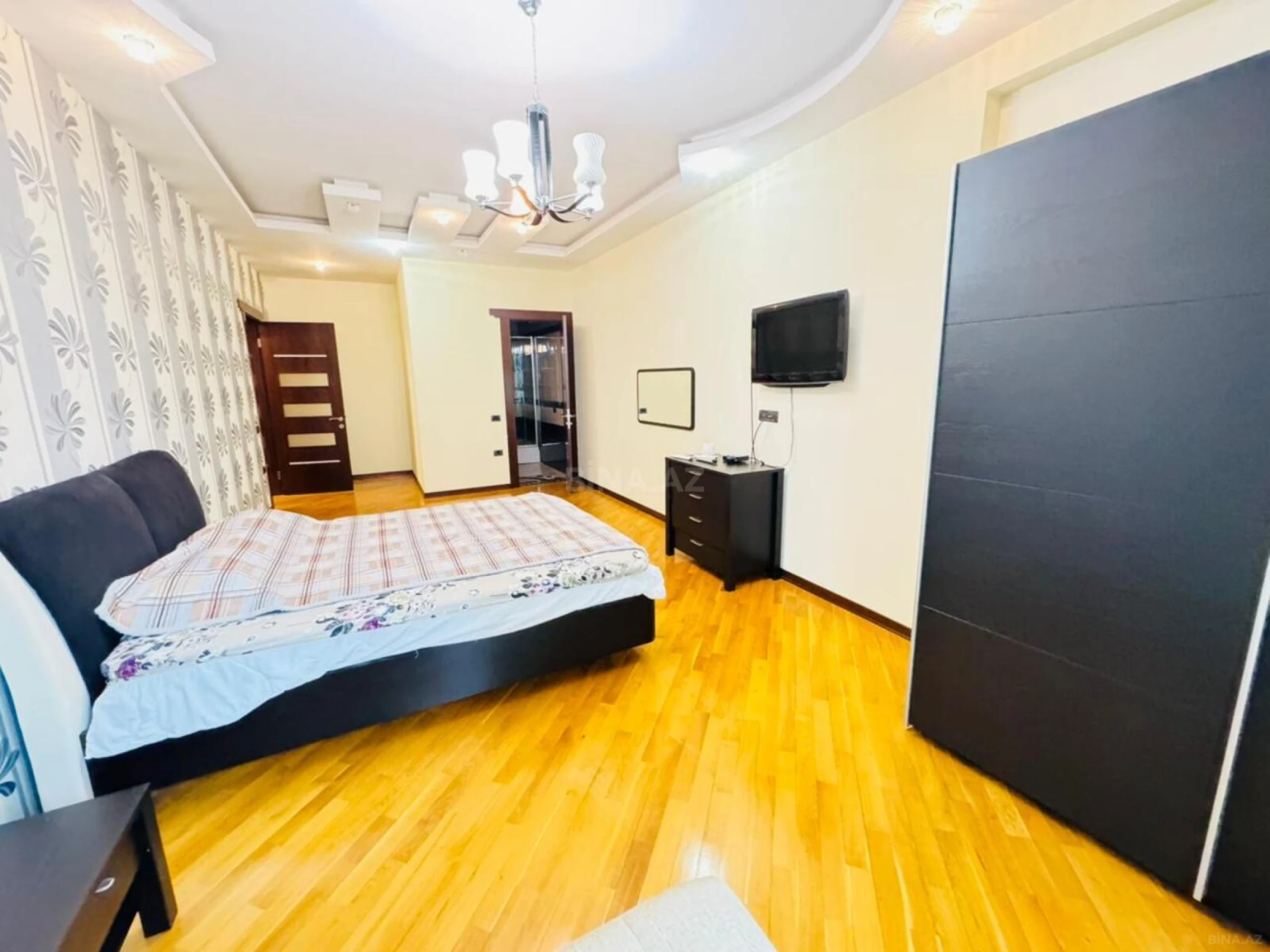 Kirayə verilir 3 otaqlı mənzil 170 m²