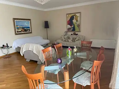 Satılır 3 otaqlı mənzil 130 m²