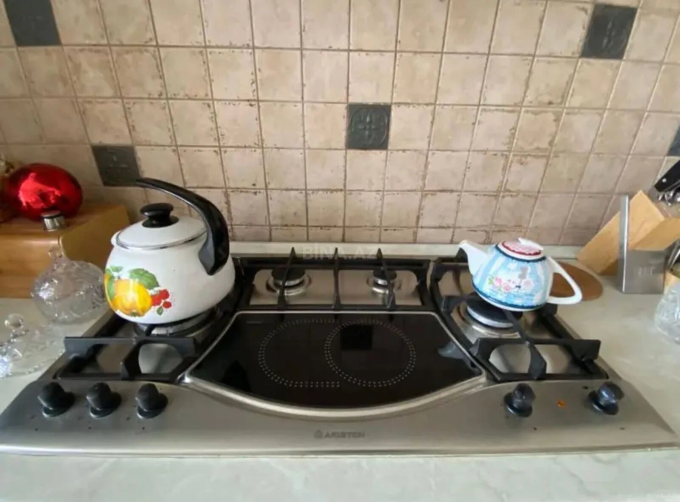 Satılır 3 otaqlı mənzil 130 m²