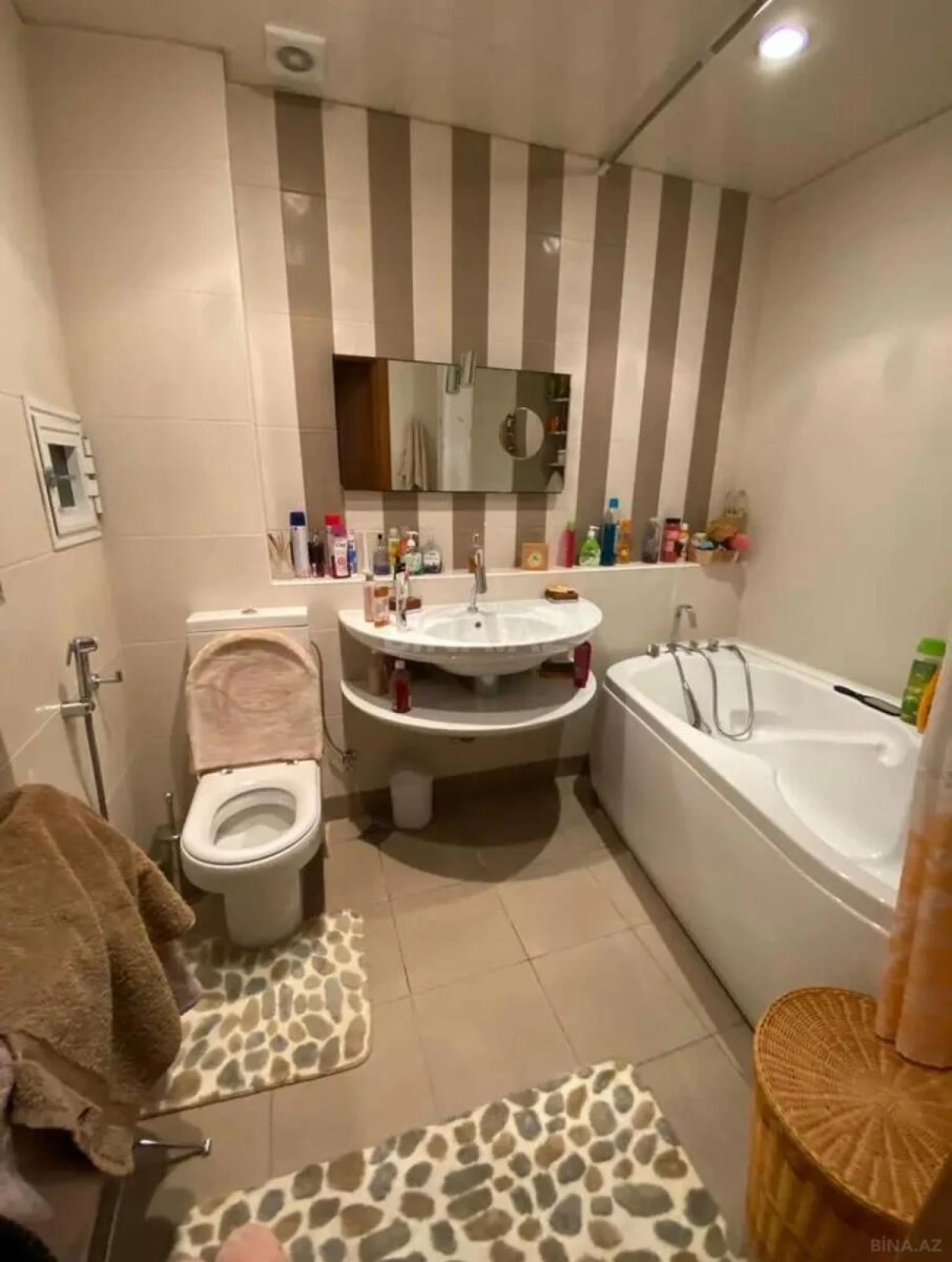 Satılır 3 otaqlı mənzil 130 m²