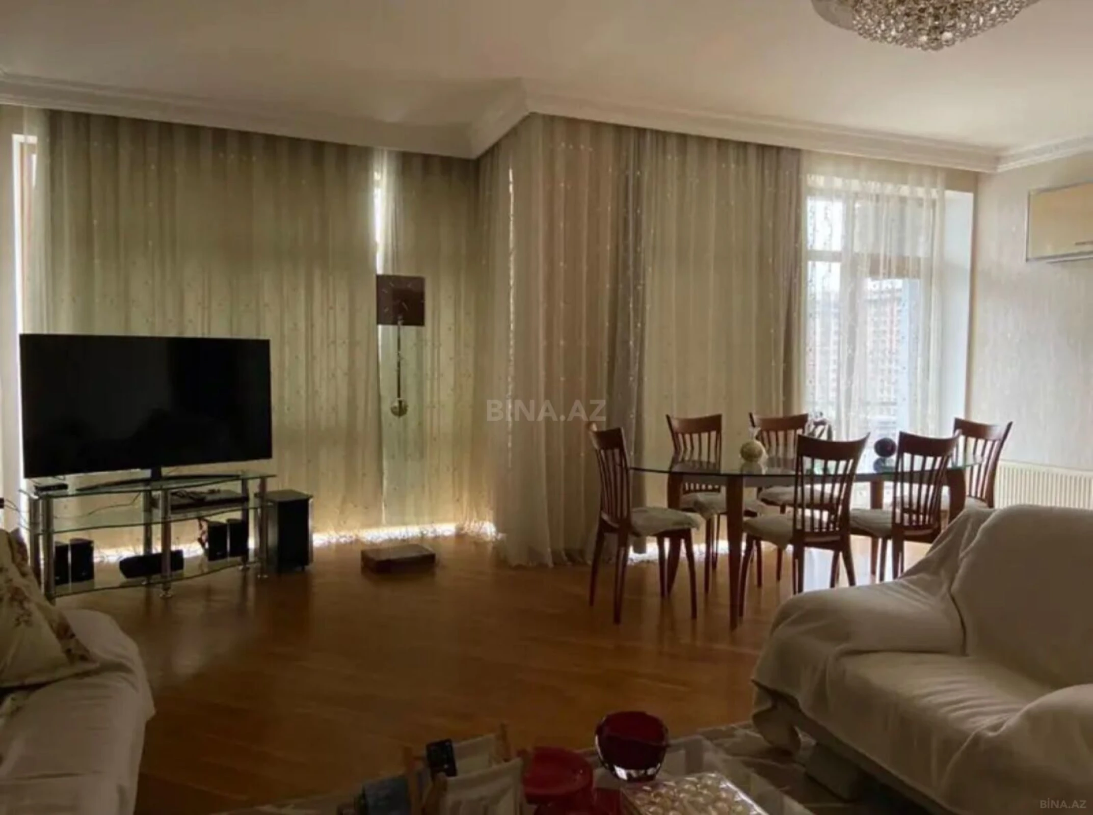 Satılır 3 otaqlı mənzil 130 m²