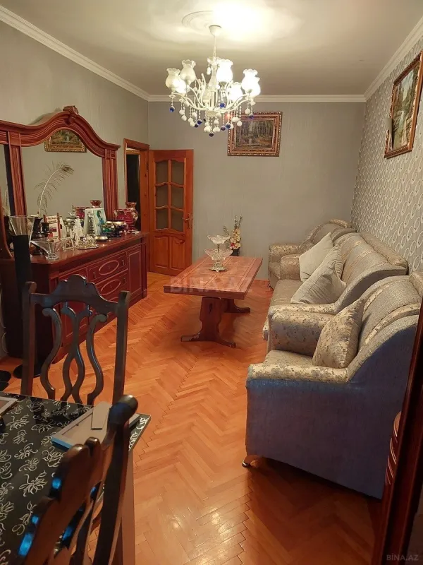 Satılır 4 otaqlı mənzil 100 m²