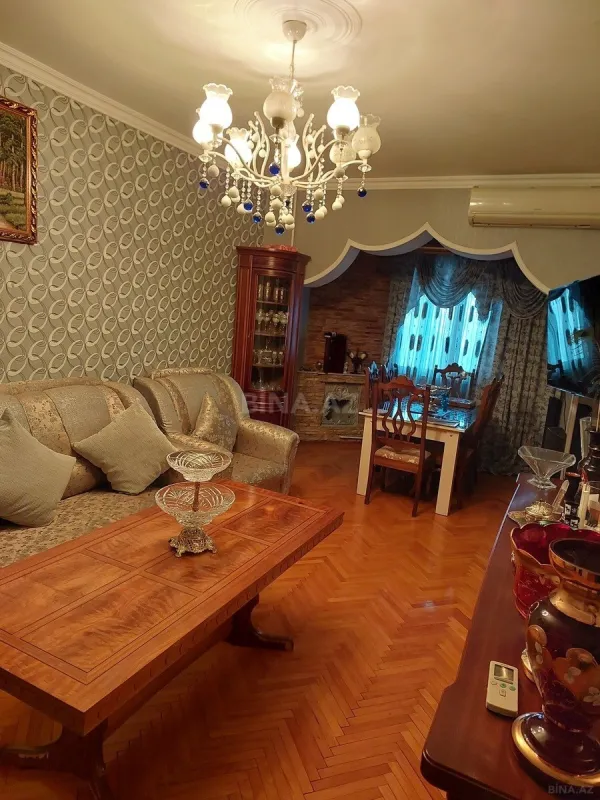 Satılır 4 otaqlı mənzil 100 m²