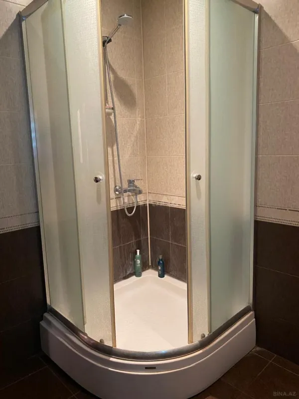 Kirayə verilir 2 otaqlı mənzil 91 m²