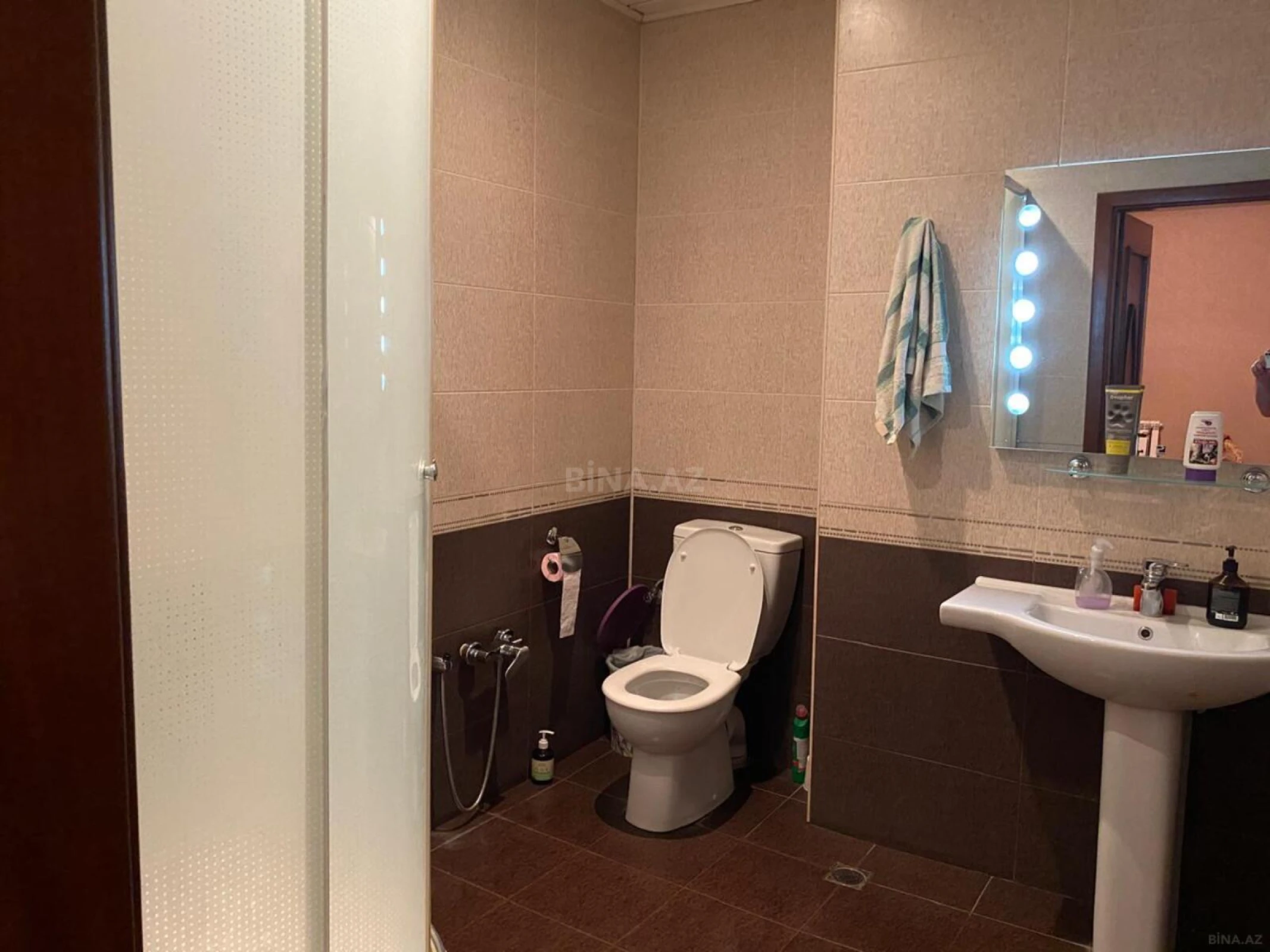 Kirayə verilir 2 otaqlı mənzil 91 m²