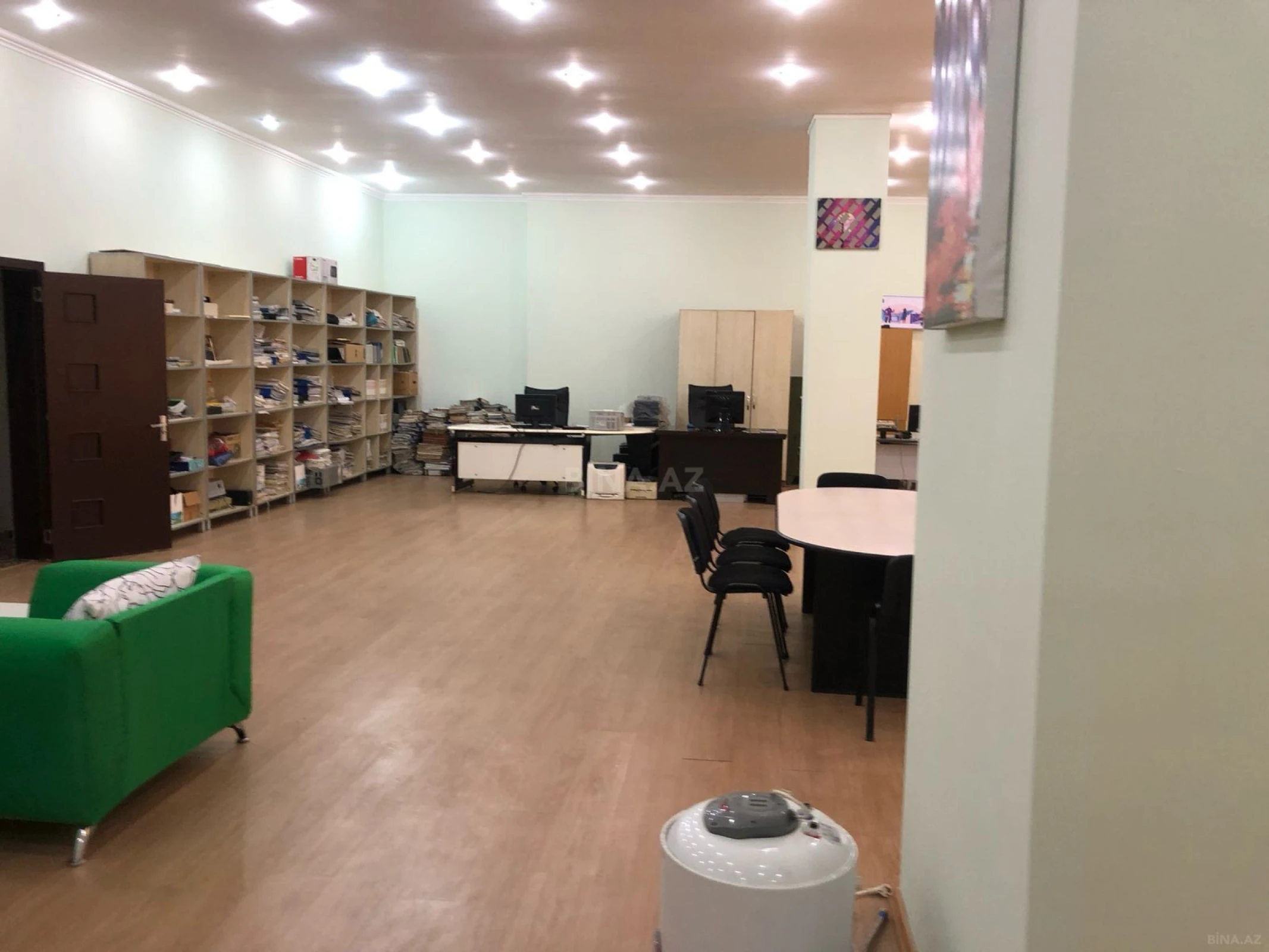 Kirayə verilir 2 otaqlı ofis 250 m²