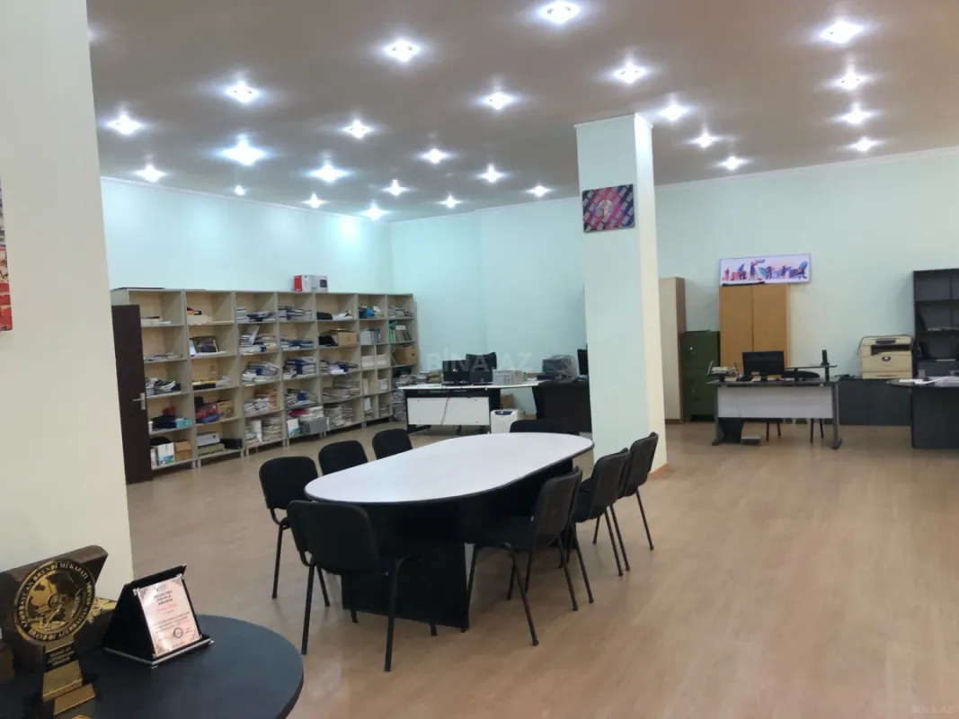 Kirayə verilir 2 otaqlı ofis 250 m²