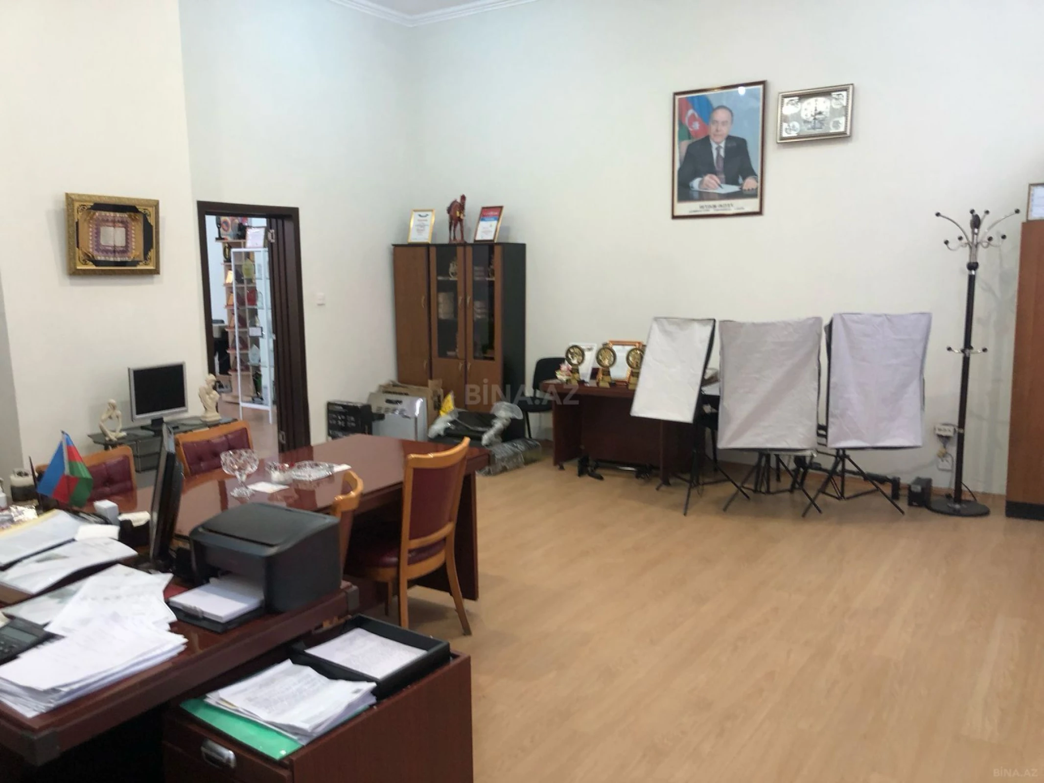 Kirayə verilir 2 otaqlı ofis 250 m²