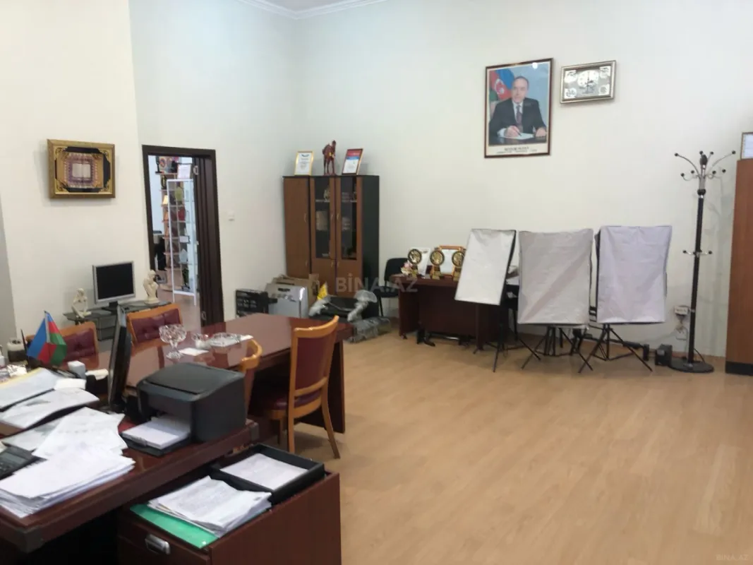 Kirayə verilir 2 otaqlı ofis 250 m²