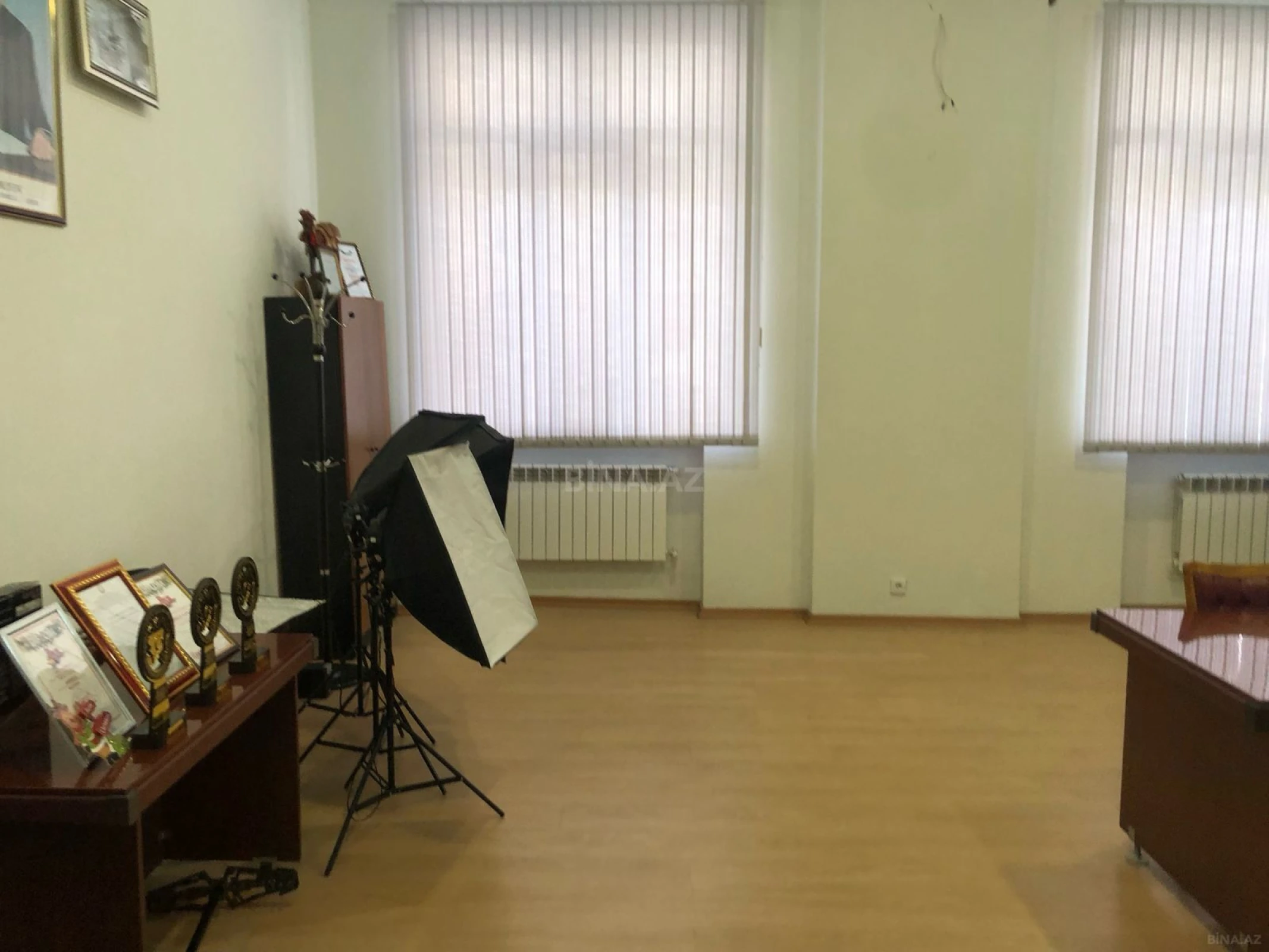 Kirayə verilir 2 otaqlı ofis 250 m²
