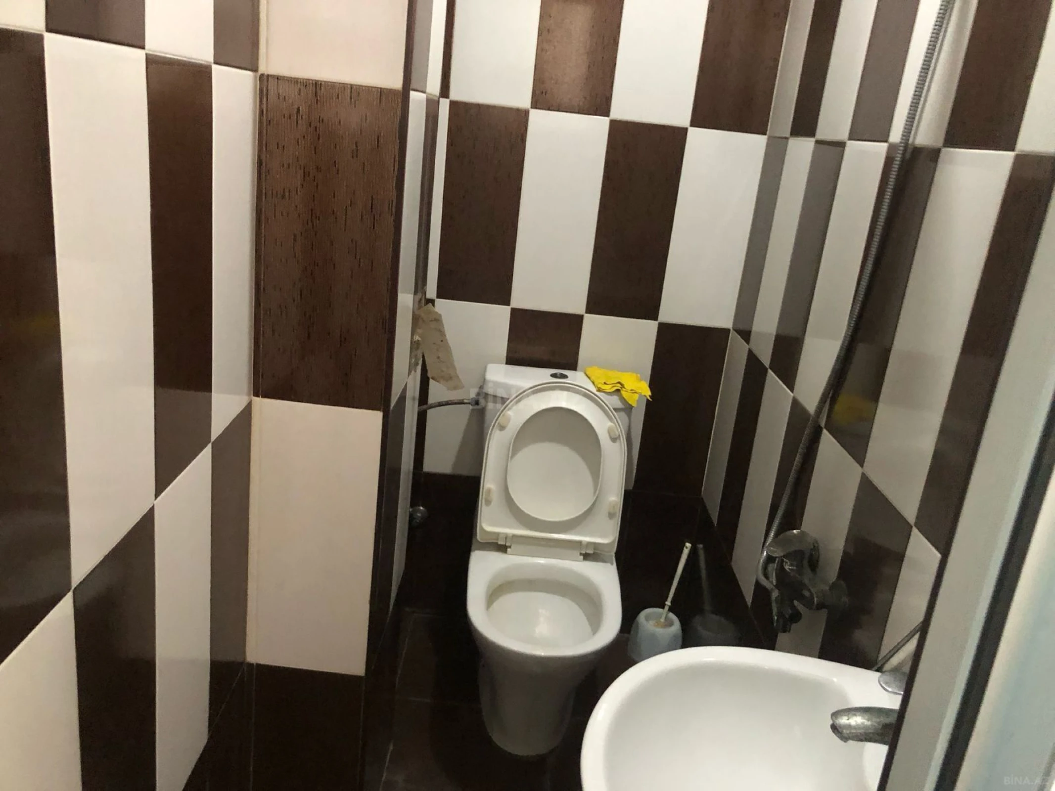 Kirayə verilir 2 otaqlı ofis 250 m²