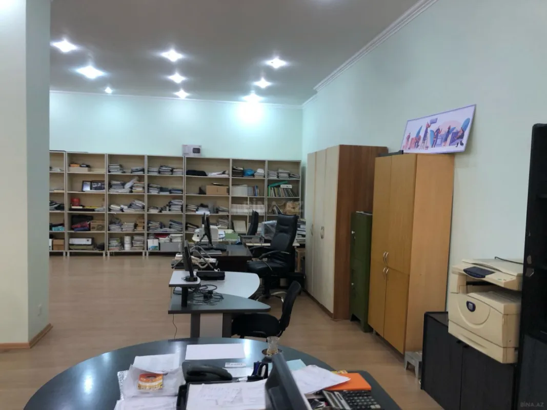Kirayə verilir 2 otaqlı ofis 250 m²