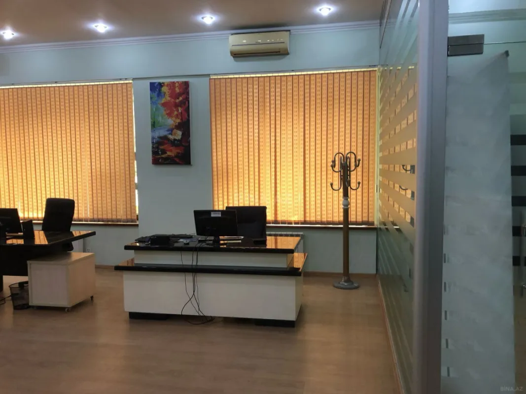 Kirayə verilir 2 otaqlı ofis 250 m²
