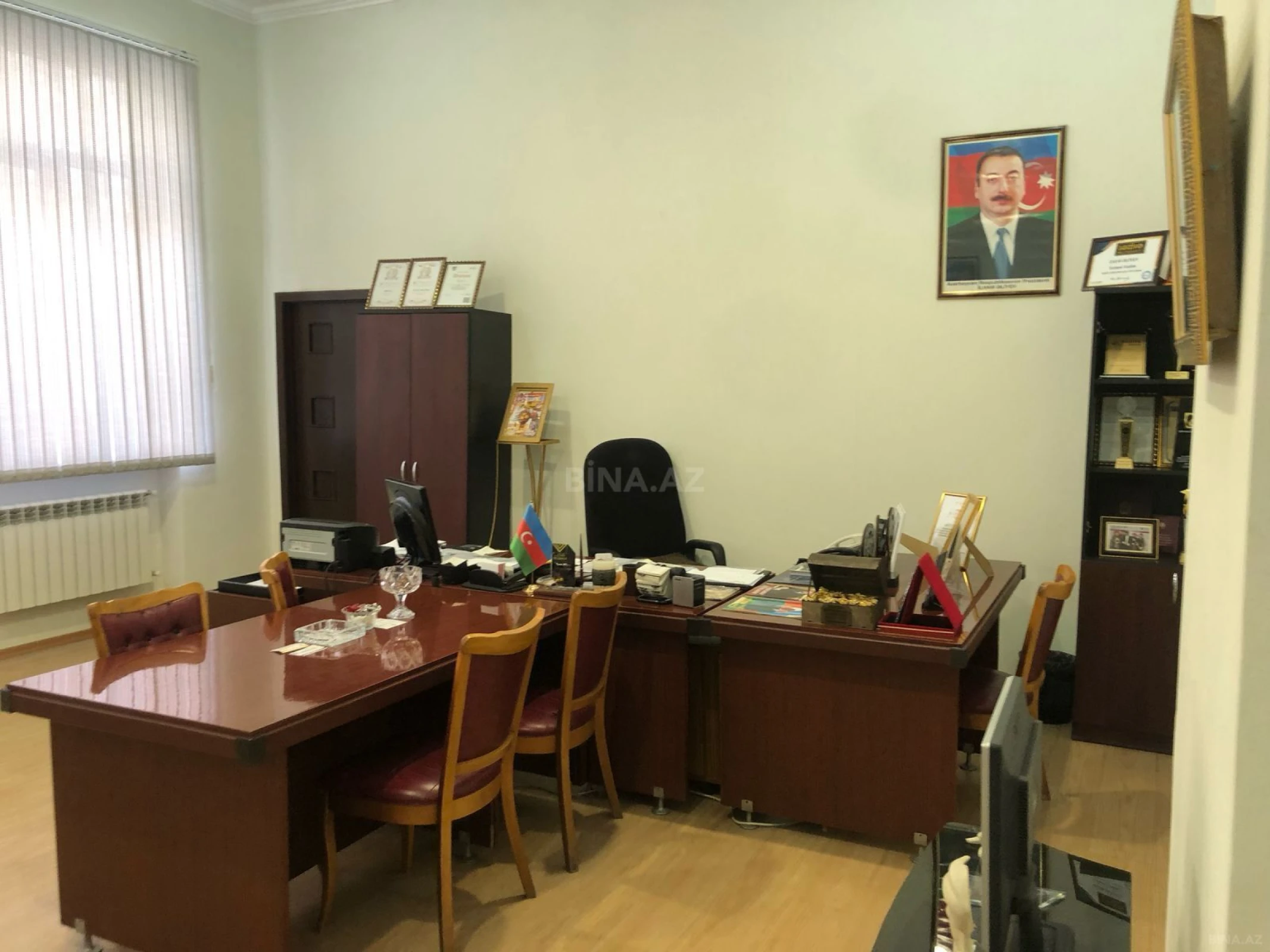 Kirayə verilir 2 otaqlı ofis 250 m²
