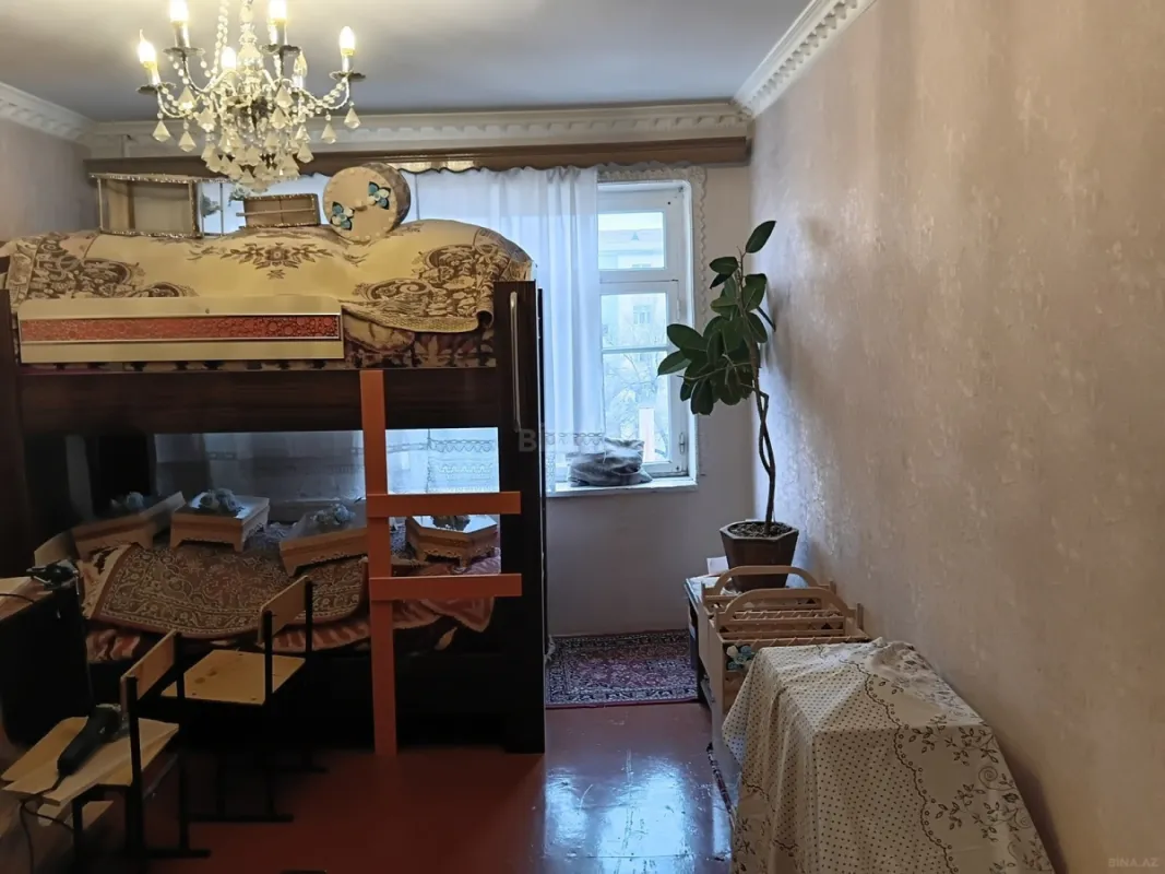 Satılır 4 otaqlı mənzil 93.5 m²