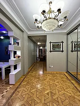 Kirayə verilir 4 otaqlı mənzil 165 m²