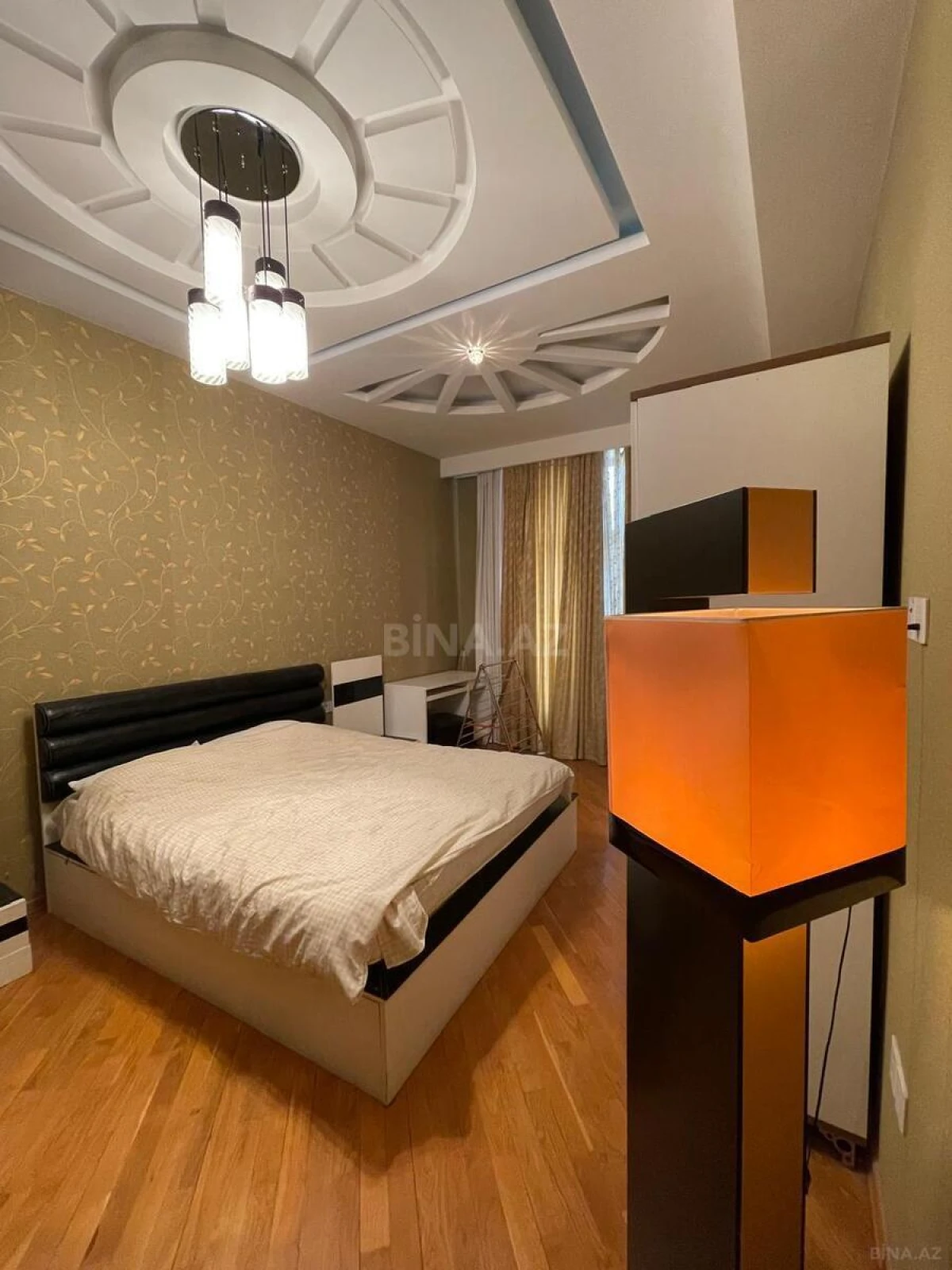 Kirayə verilir 3 otaqlı mənzil 150 m²