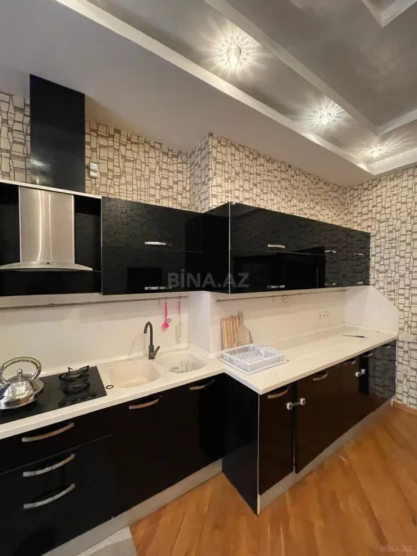 Kirayə verilir 3 otaqlı mənzil 150 m²
