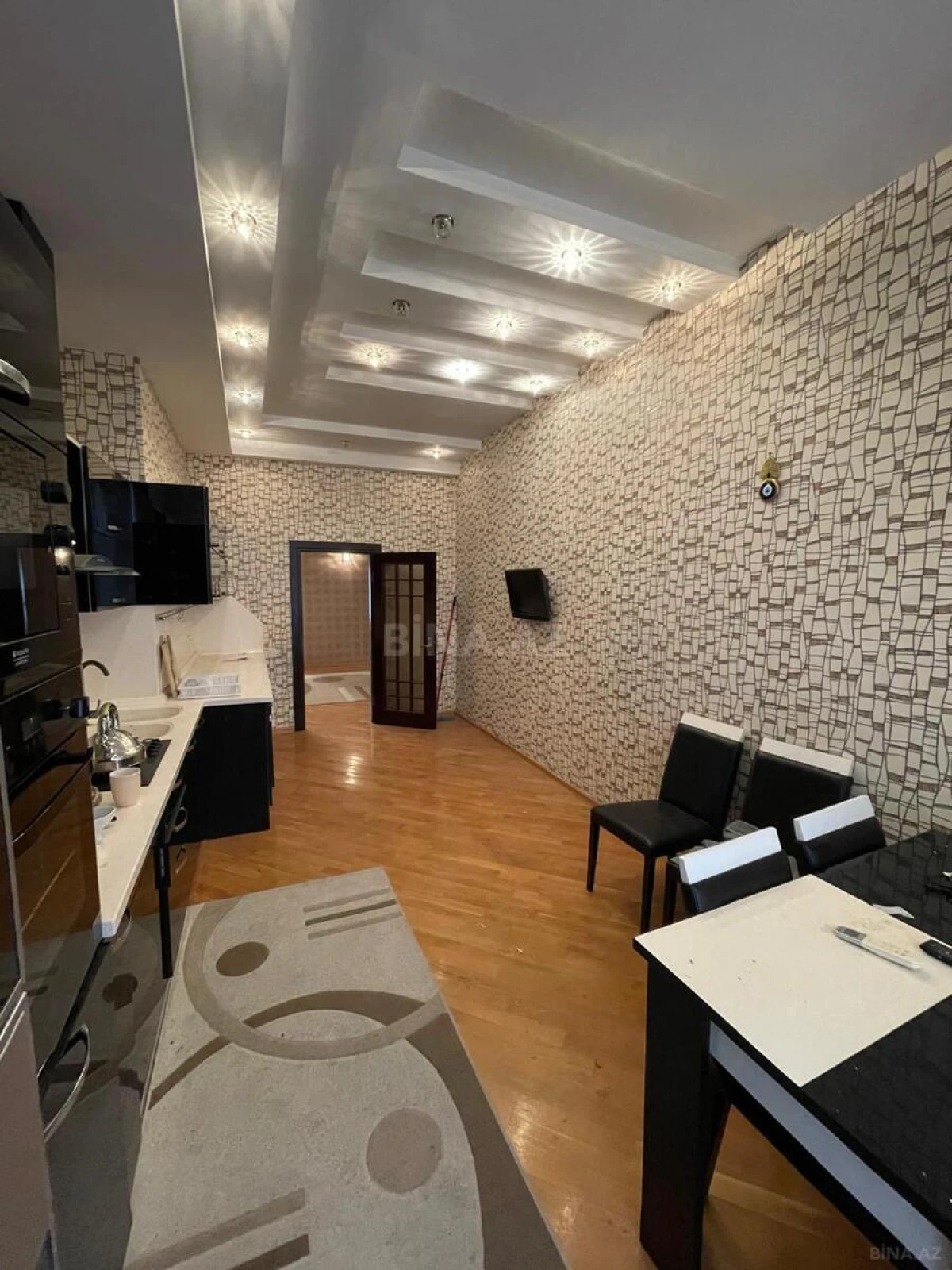 Kirayə verilir 3 otaqlı mənzil 150 m²