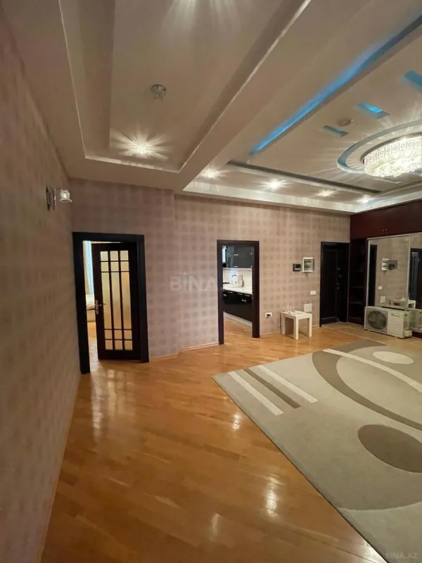 Kirayə verilir 3 otaqlı mənzil 150 m²