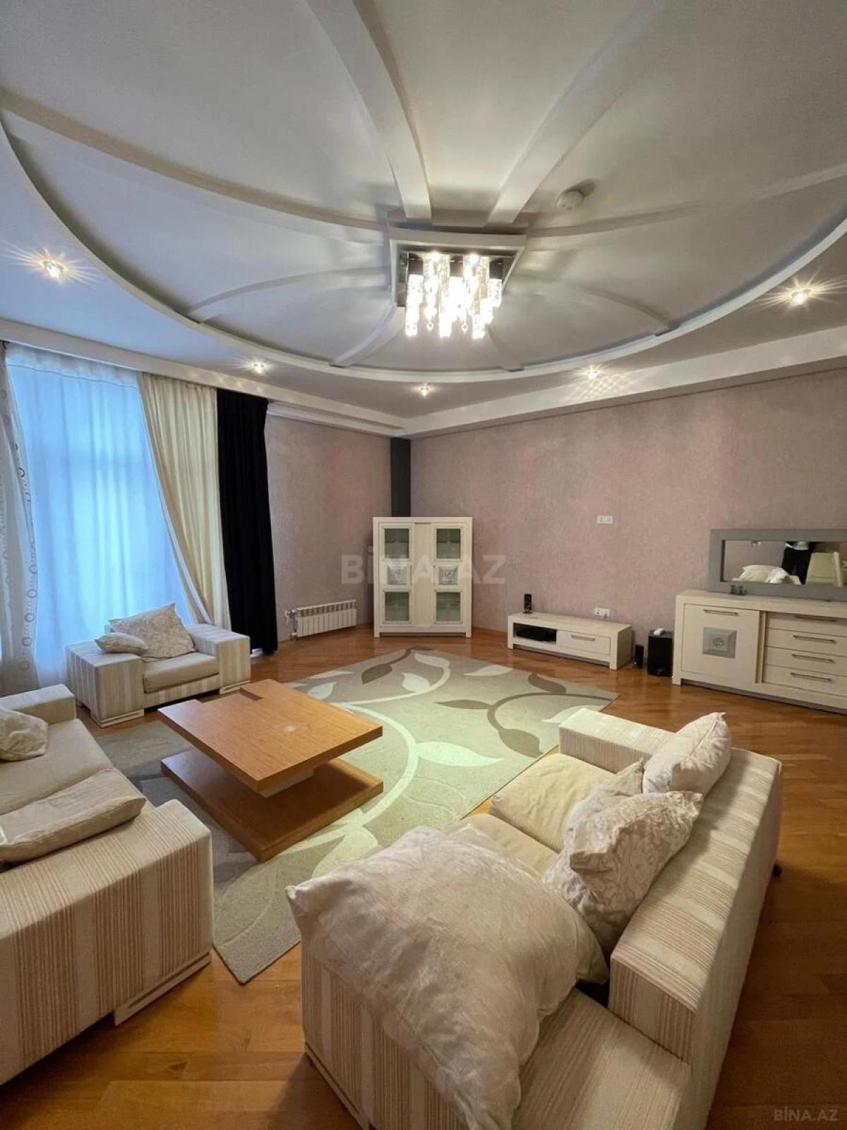 Kirayə verilir 3 otaqlı mənzil 150 m²