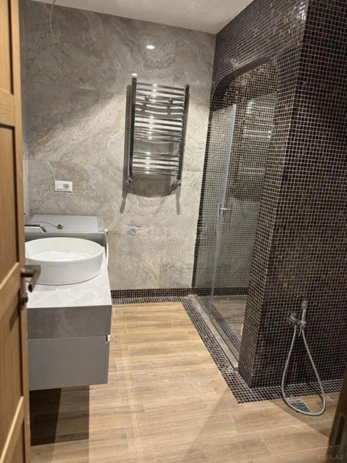 Kirayə verilir 3 otaqlı mənzil 150 m²