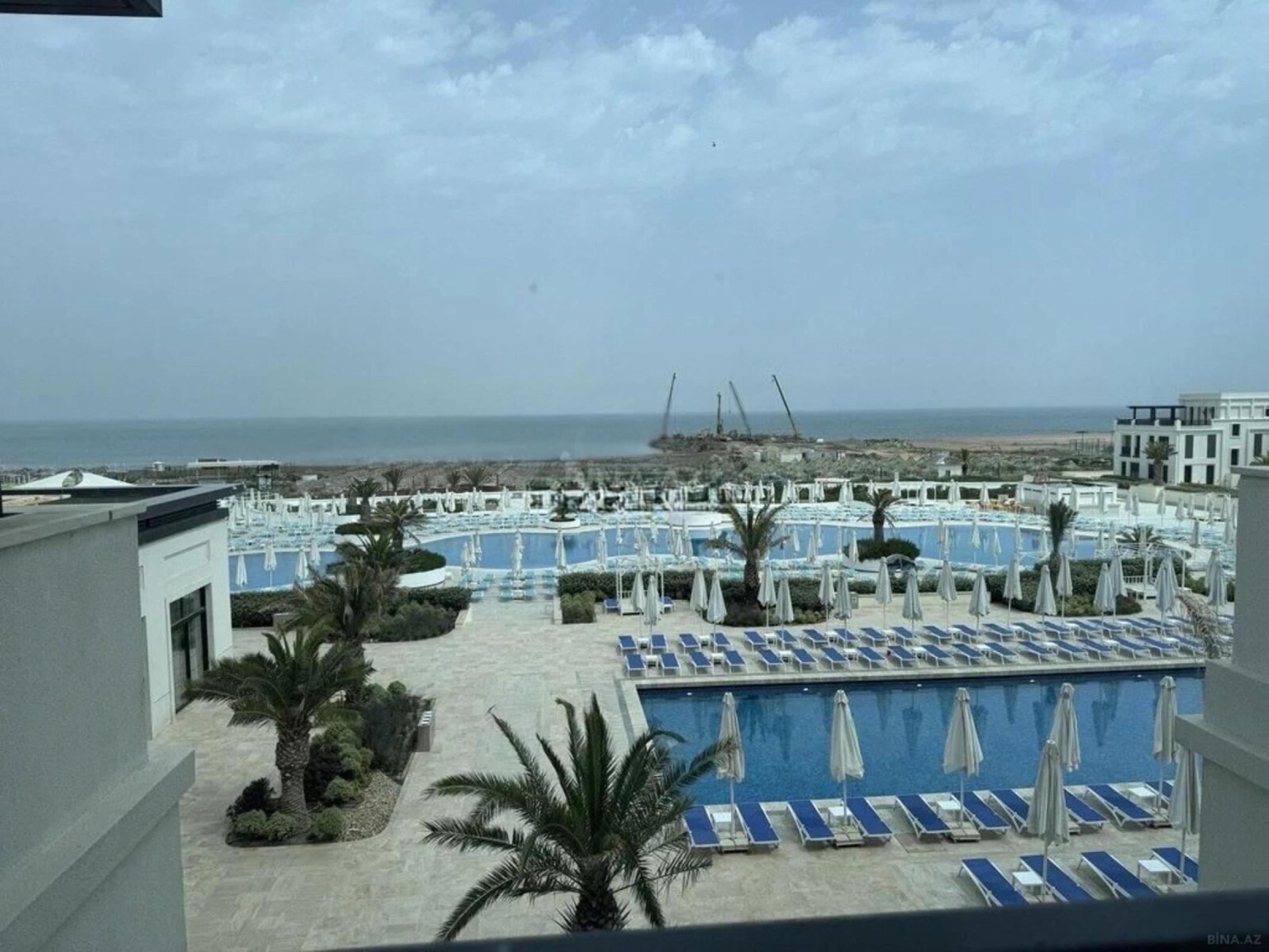 Kirayə verilir 3 otaqlı mənzil 150 m²