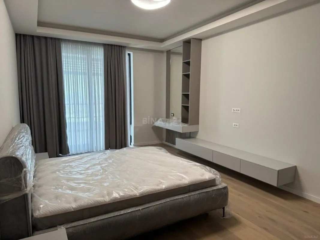 Kirayə verilir 3 otaqlı mənzil 150 m²