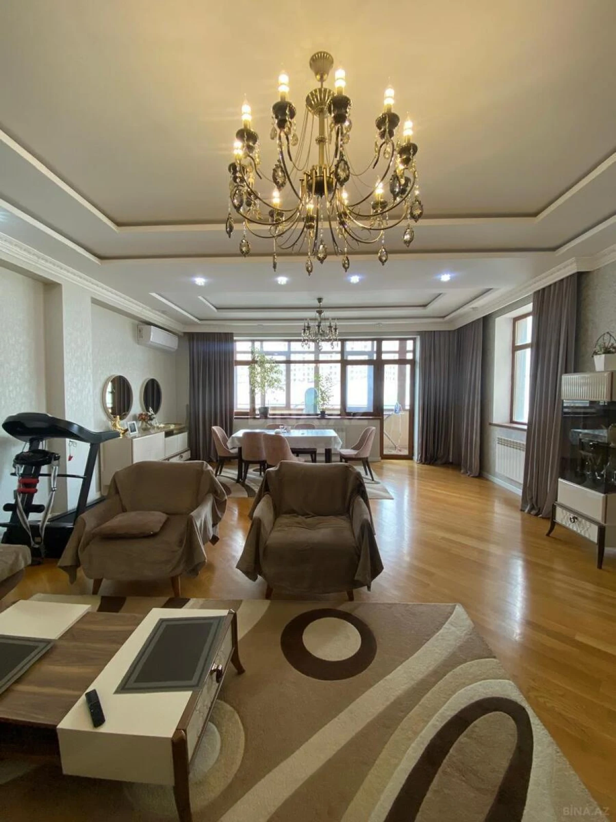 Satılır 3 otaqlı mənzil 155 m²