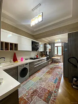 Satılır 3 otaqlı mənzil 155 m²